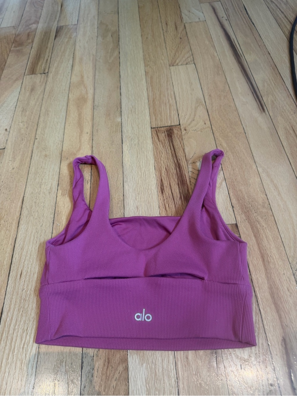 ALO Yoga Slit Bra - Picture 6 of 8